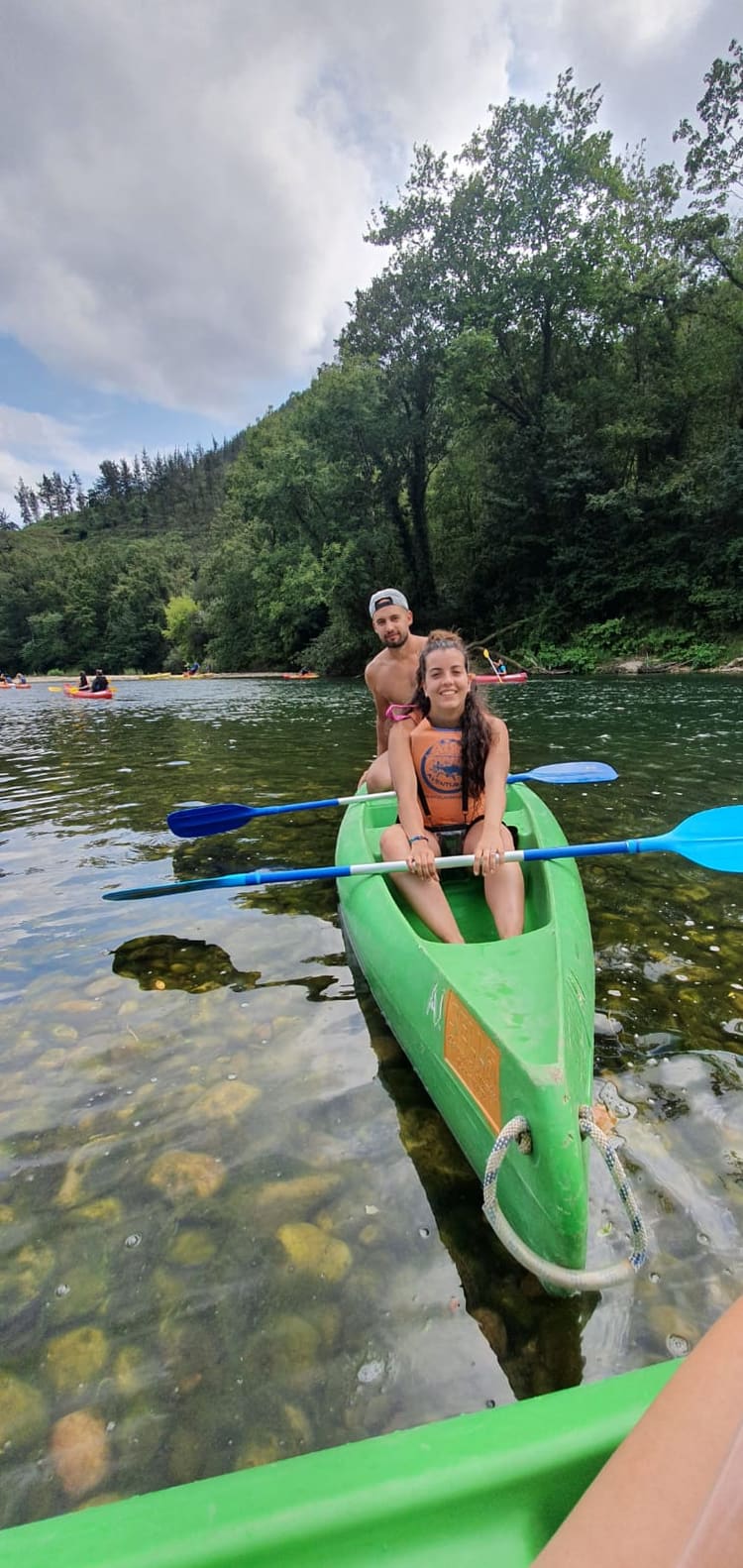 Marta y Alejandro en piragua